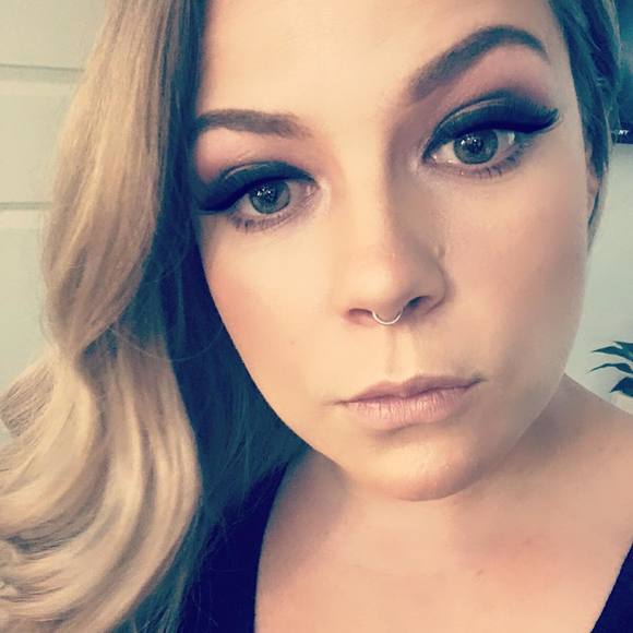 Meet your Posher, Sarah - Picture 1 of 1